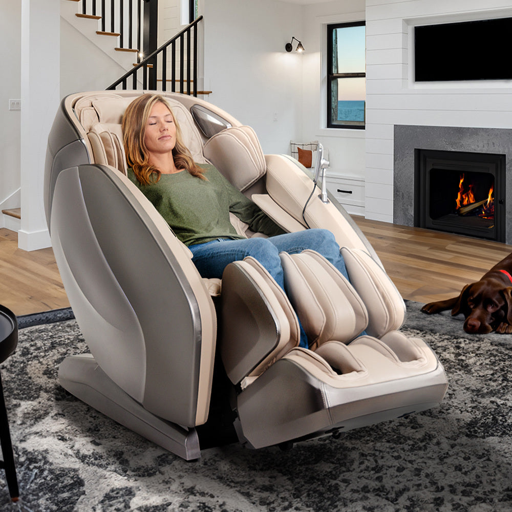 Kyota Hatsumei M900 AI 4D Massage Chair | Gray/Tan