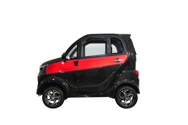 Green Transporter Q Express enclosed all-weather cabin scooter