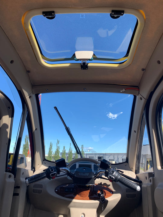GIO Golf Enclosed Mobility Scooter 1200W Heated Cabin Bluetooth