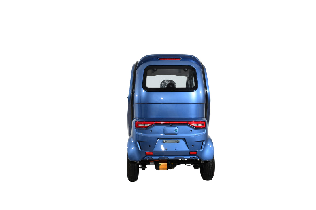 Green Transporter Q Express enclosed all-weather cabGreen Transporter Q Express enclosed all-weather cabin scooterin scooter