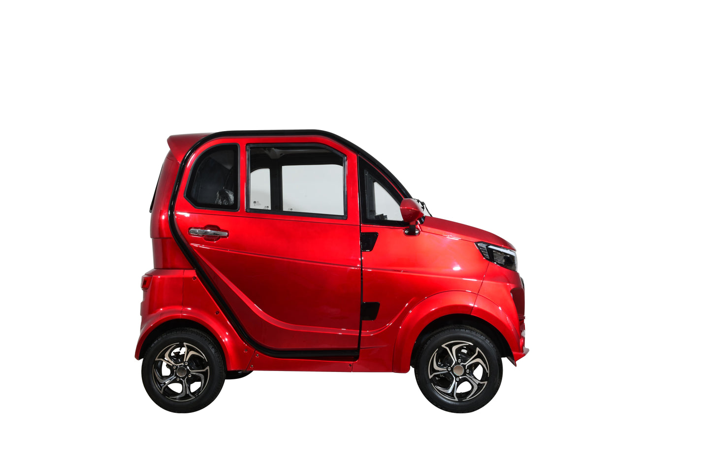 Green Transporter Q Express enclosed all-weather cabin scooter